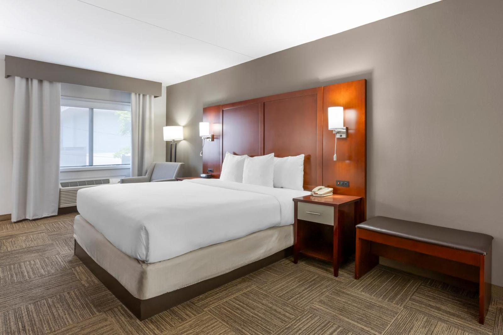 Comfort Inn Edgewater on Hudson River Main image 2